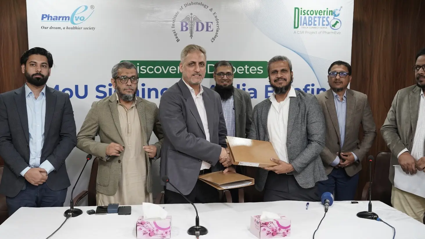 ڈسکورنگ ڈائبٹیز اور بقائی انسٹیٹیوٹ آف ڈائبٹالوجی اینڈ انڈوکرائنالوجی کے درمیان معاہدہ